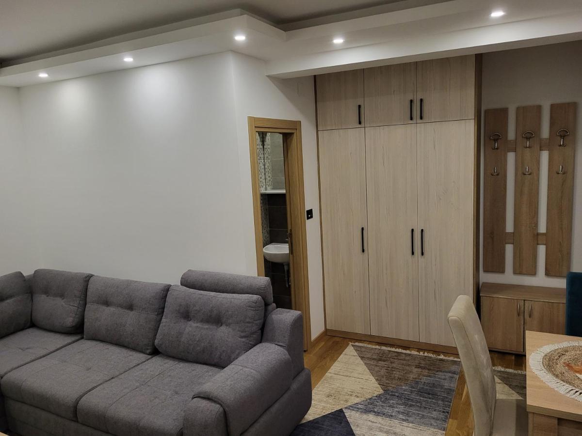 Lux Apartmani Bajova Τσέτινιε Εξωτερικό φωτογραφία